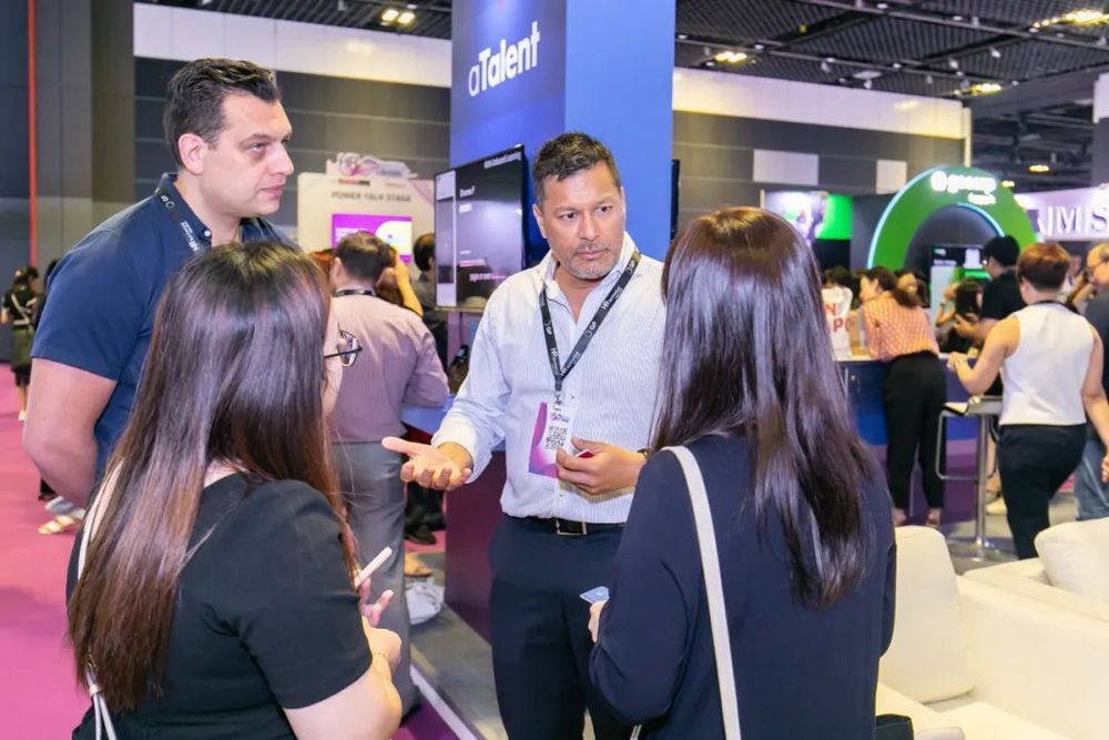Illuminating Singapore with a Brushstroke of Purple: aTalent &Docebo joint event in Singapore!