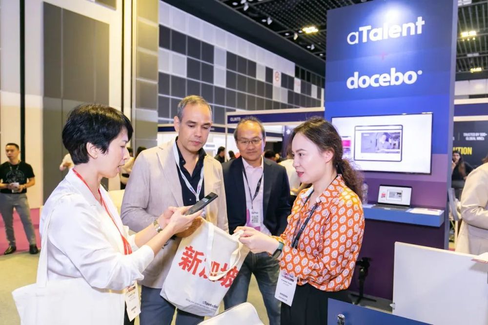 Illuminating Singapore with a Brushstroke of Purple: aTalent &Docebo joint event in Singapore!