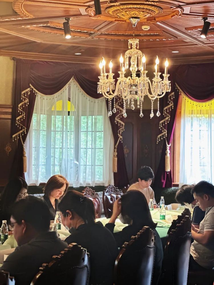 Refined Dialogues with Executives | Implementing "Wei-ghty" and Powerful Talent Management