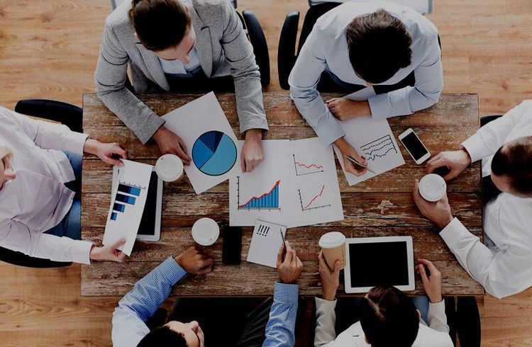 Play the new game: how to implement a new performance plan